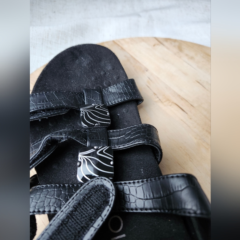 Vionic  Sandals - Picture 5 of 6